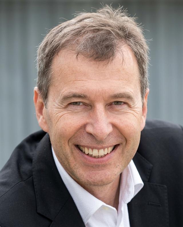 Dr. Reiner Hutwelker