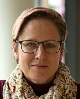 Gillian Saunders-Smits