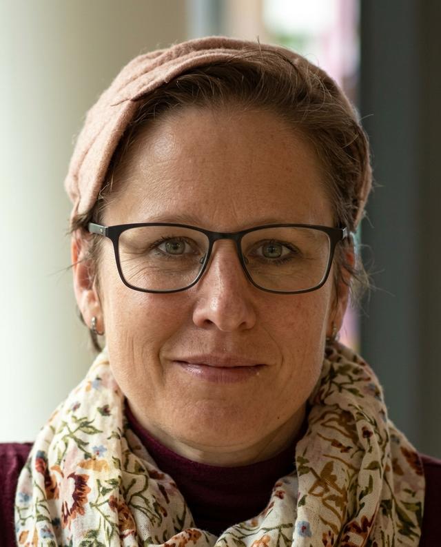 Gillian Saunders-Smits