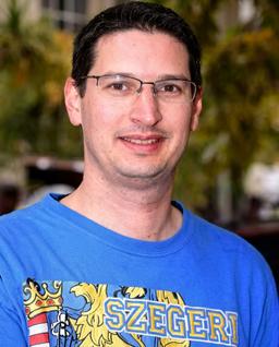 Szakál Péter